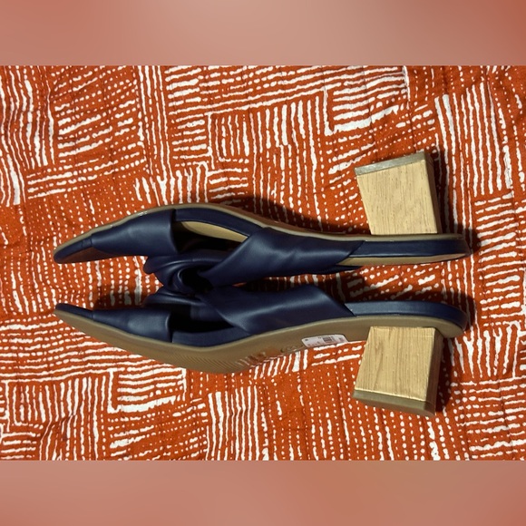 Lane Bryant Dream Cloud Cross-Front
Low Block Heel - Picture 5 of 10